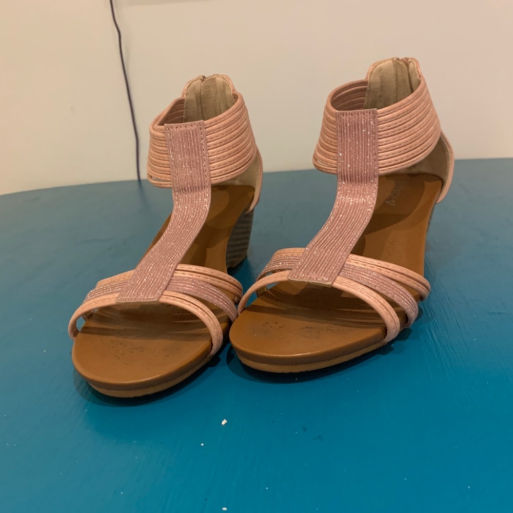 Ladies wedge sandals